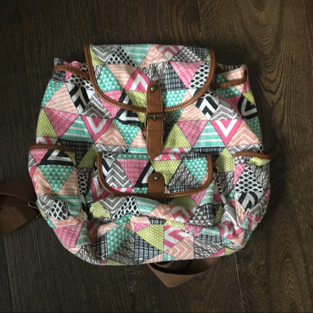 🌿2/$16 Small Mossimo tribal print backpack.